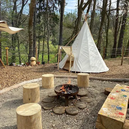 Glamping Nad Meandry Tente de luxe Unhošť