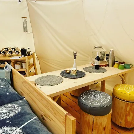 Luxusní stan Glamping Nad Meandry Unhošť